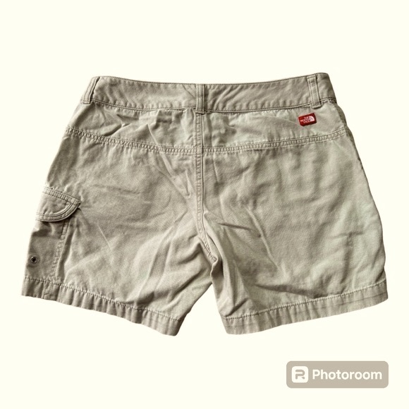 The North Face At Ease Cotton 3” Inseam Cargo Shorts. Women’s Size 10. Khaki. - Picture 7 of 7